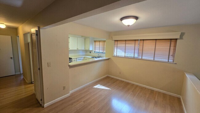 8341 Valley View Ct photo 5