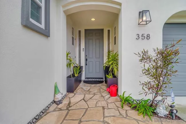 358 Corte Goleta Chula Vista, CA 91914 photo 2