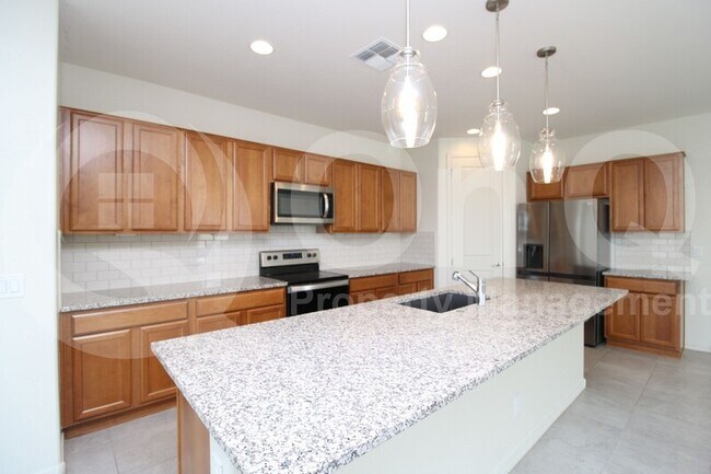 5866 N 86th Ln Glendale, AZ 85303 photo 3