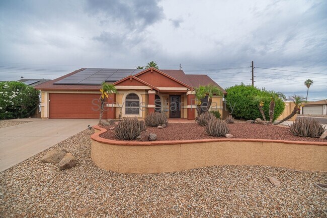 7730 W Shaw Butte Dr Peoria, AZ 85345 photo 2
