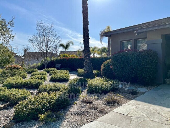 738 Pueblo Pl Chula Vista, CA 91914 photo 3
