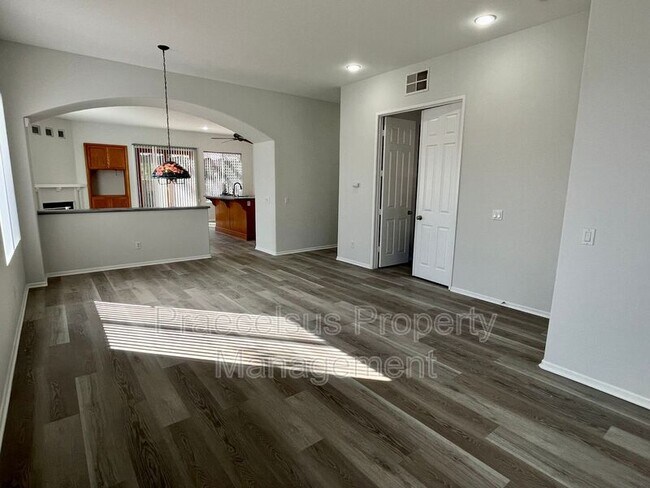 738 Pueblo Pl Chula Vista, CA 91914 photo 5
