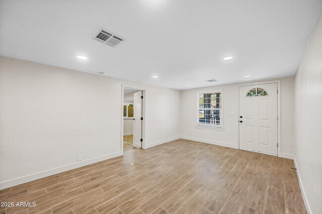 750 W 1st Pl Mesa, AZ 85201 photo 4