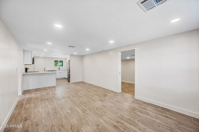 750 W 1st Pl Mesa, AZ 85201 photo 3