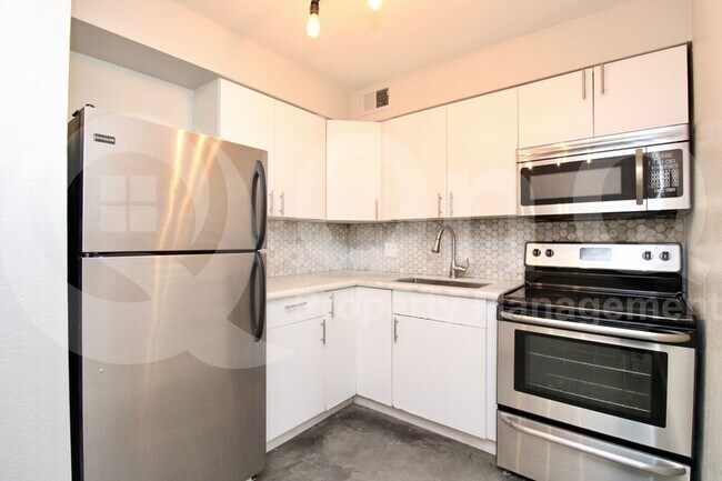45 E Lexington Ave Phoenix, AZ 85012 photo 2