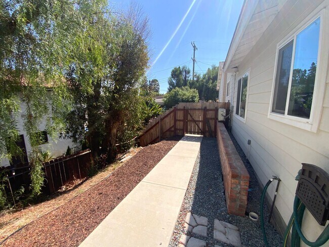 3515 Valley Vista Rd photo 3