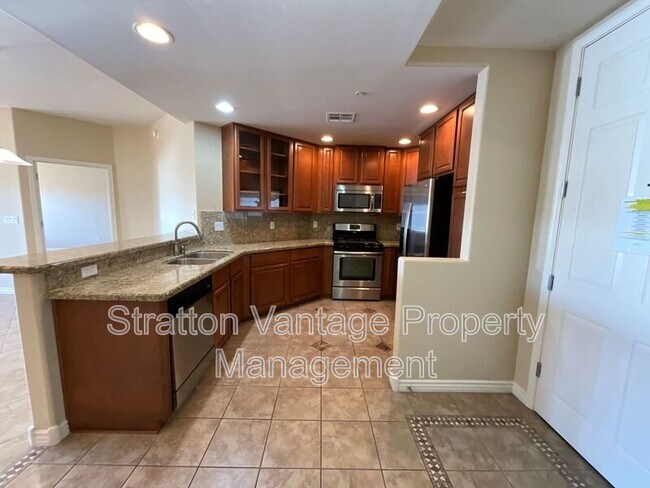 5350 E Deer Valley Dr Phoenix, AZ 85054 photo 2