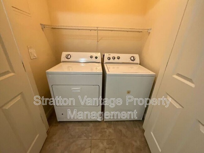 5350 E Deer Valley Dr Phoenix, AZ 85054 photo 4