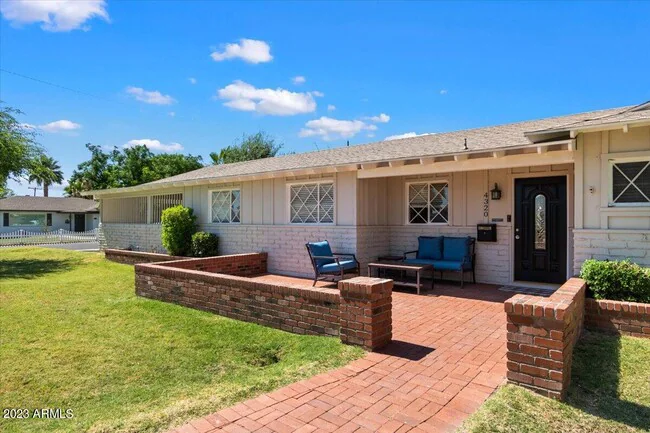 4320 E Clarendon Ave Phoenix, AZ 85018 photo 3