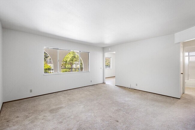 1336 Broadway unit B photo 3