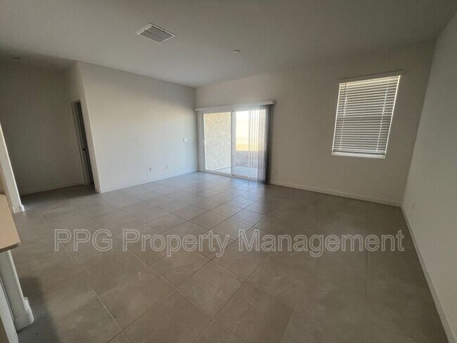 24066 W Flores Dr Buckeye, AZ 85326 photo 4