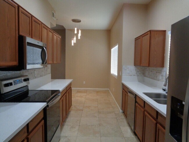 8054 W Zoe Ella Way Peoria, AZ 85382 photo 3