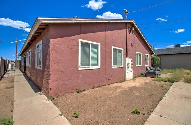 1501 E Roosevelt St Phoenix, AZ 85006 photo 4