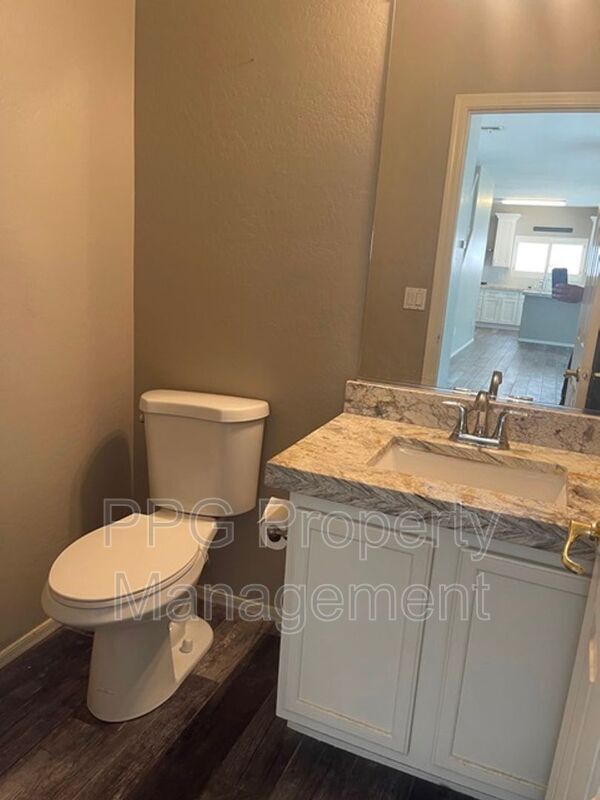 23073 N 105th Dr Peoria, AZ 85383 photo 4