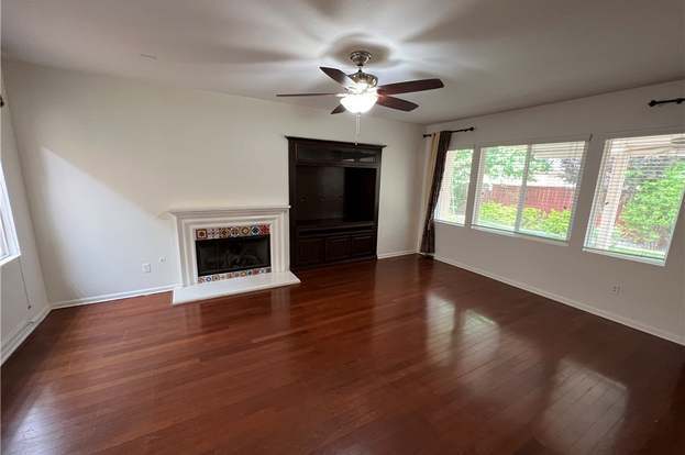 31899 Corte De Pinos Winchester, CA 92596 photo 3