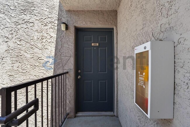 Unit B205 photo 2
