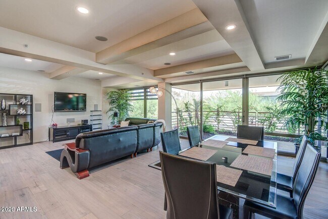 7157 E Rancho Vista Dr Scottsdale, AZ 85251 photo 2