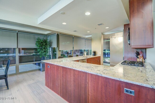 7157 E Rancho Vista Dr Scottsdale, AZ 85251 photo 4