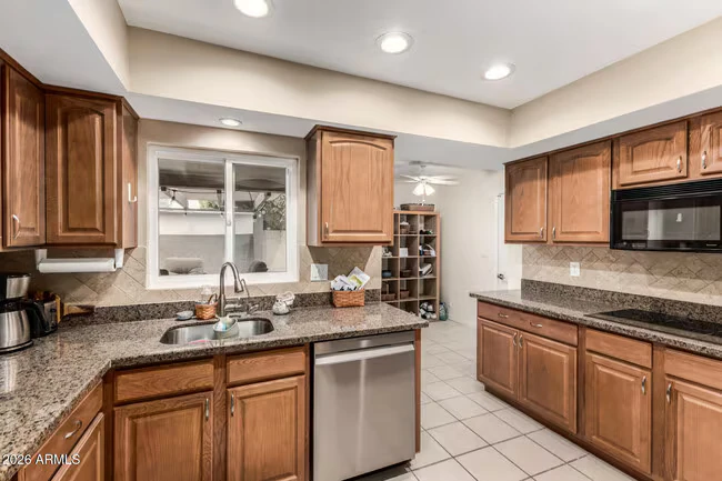 475 Leisure World Mesa, AZ 85206 photo 4
