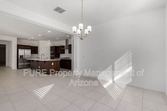 16767 W Yucatan Dr Surprise, AZ 85388 photo 3