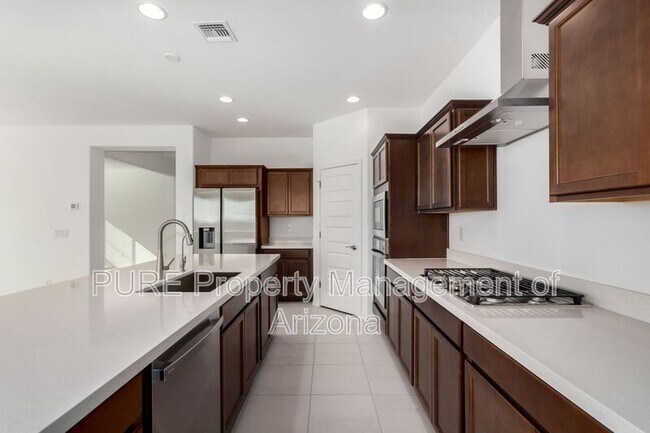 16767 W Yucatan Dr Surprise, AZ 85388 photo 4
