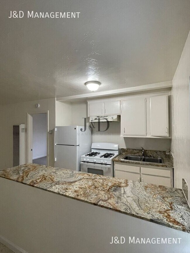 4377 41st St San Diego, CA 92105 photo 3