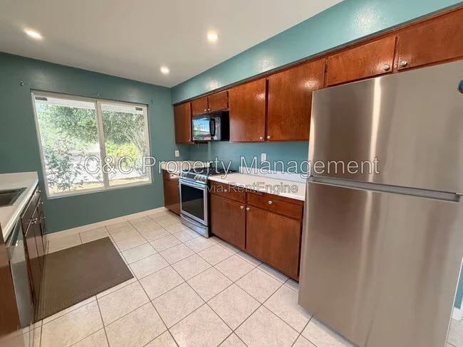 835 S Upas St Escondido, CA 92025 photo 4