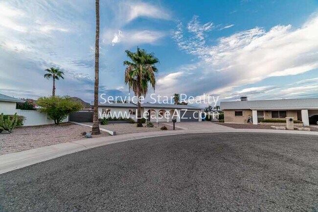 13026 N 29th Pl Phoenix, AZ 85032 photo 2