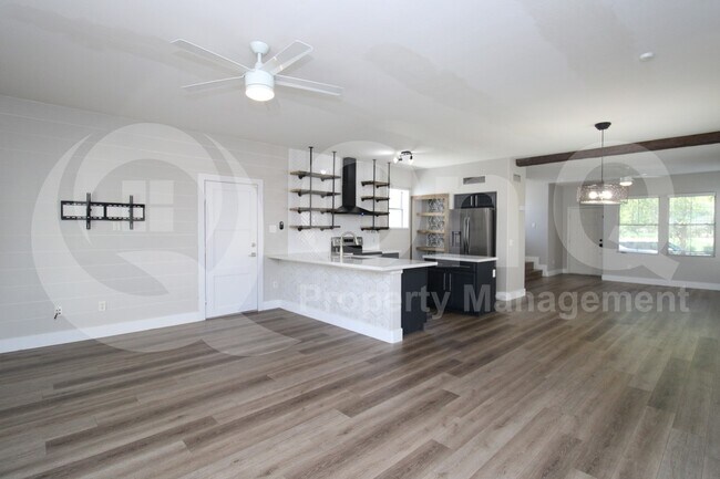 1361 S Avocet St Gilbert, AZ 85296 photo 5