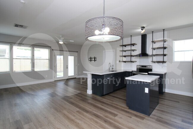 1361 S Avocet St Gilbert, AZ 85296 photo 4