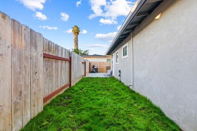 1135 Florida St Imperial Beach, CA 91932 photo 4