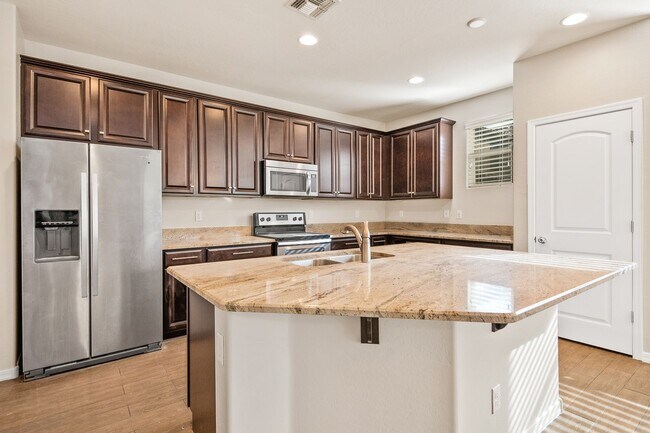 872 S Pheasant Dr Gilbert, AZ 85296 photo 4