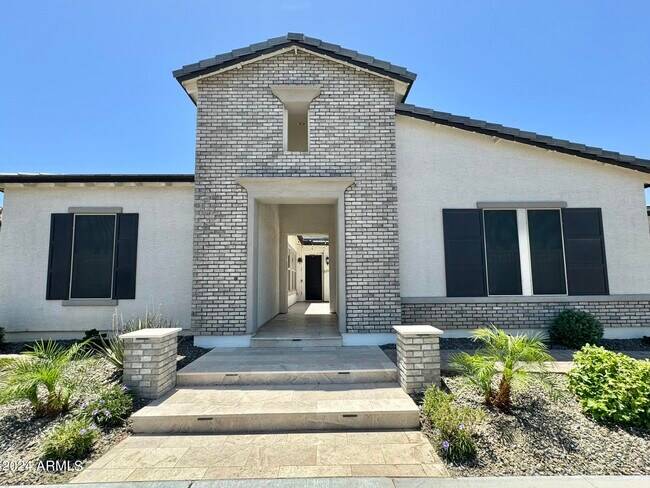 3453 E Aloe Dr photo 4