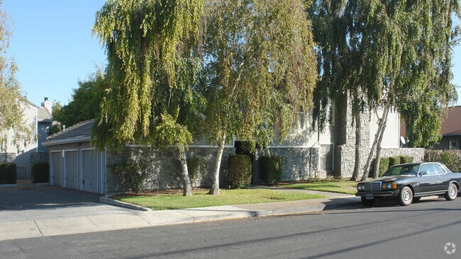1981 St Lawrence Dr unit 12 photo 2