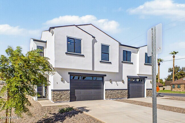 920 E Pasadena Ave