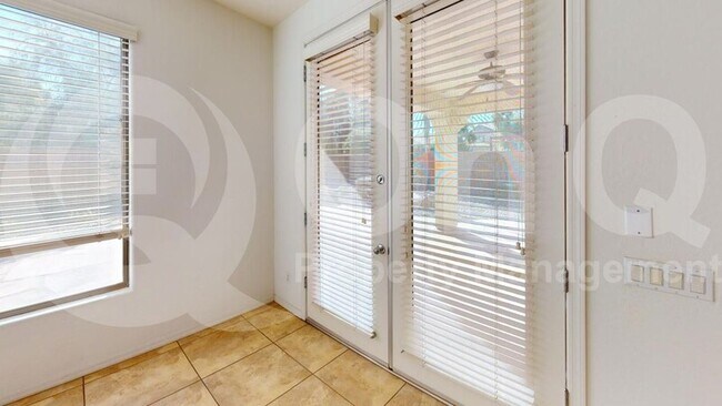 299 W Balsam Dr Chandler, AZ 85248 photo 3
