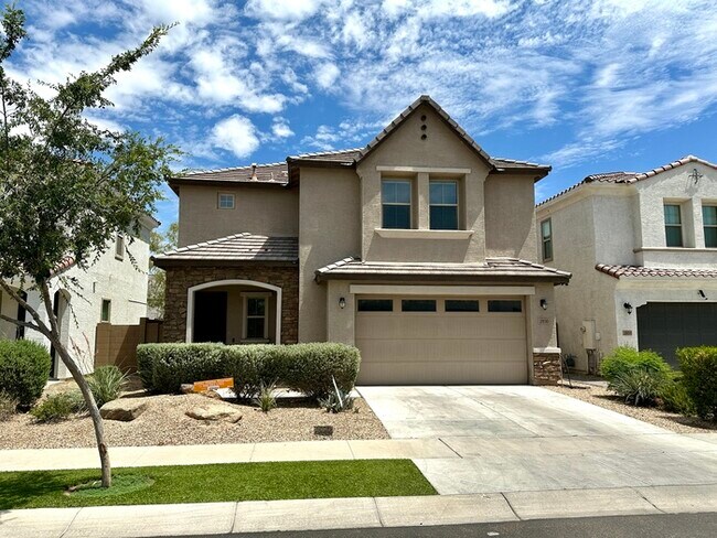 2930 E Sunland Ave photo 3