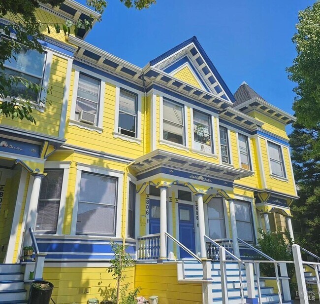 804 Georgia St photo 2
