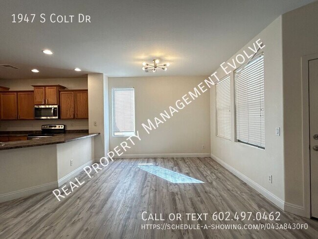 1947 S Colt Dr Gilbert, AZ 85295 photo 4