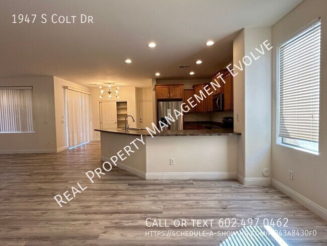 1947 S Colt Dr Gilbert, AZ 85295 photo 3