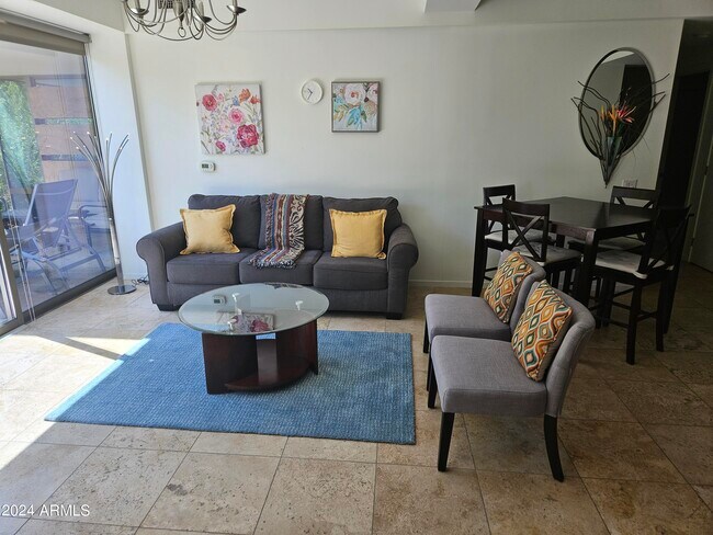 7147 E Rancho Vista Dr Scottsdale, AZ 85251 photo 2
