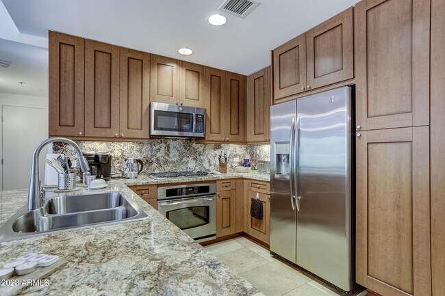 7147 E Rancho Vista Dr Scottsdale, AZ 85251 photo 5