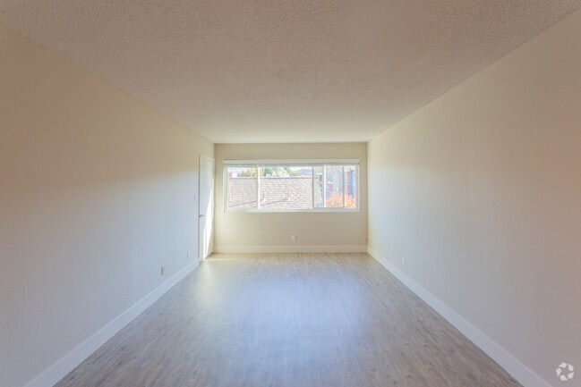 MONTE CRESTA Avenue Apartments photo 2