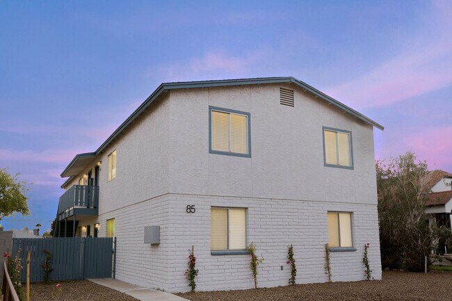 85 W Willetta St Phoenix, AZ 85003 photo 4