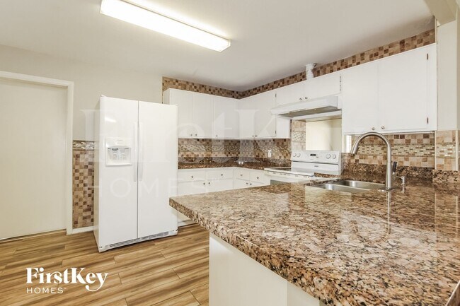 2126 W San Miguel Ave Phoenix, AZ 85015 photo 4