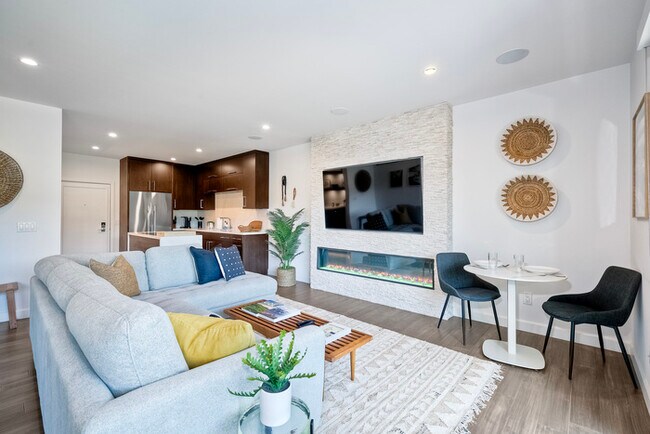 2003 Costa Del Mar Rd Carlsbad, CA 92009