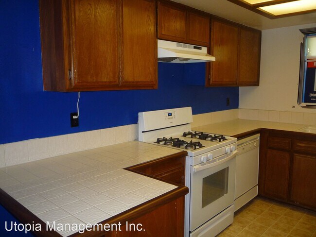 2112 E Vista Way Vista, CA 92084 photo 3