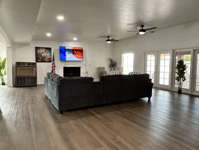 4400 W Missouri Ave Glendale, AZ 85301 photo 2