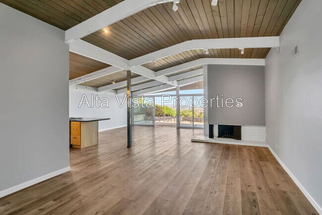 2569 Loring St San Diego, CA 92109 photo 5