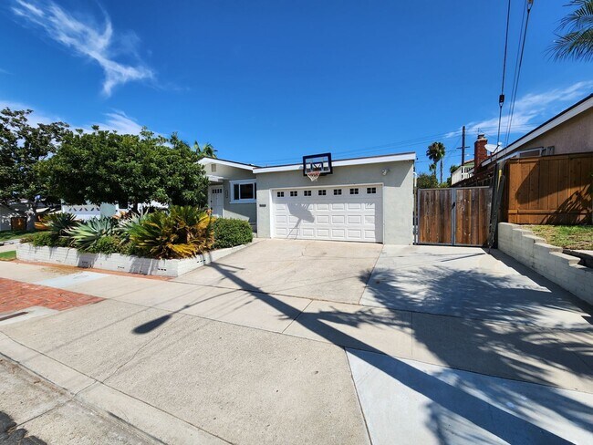 3742 Crete St San Diego, CA 92117